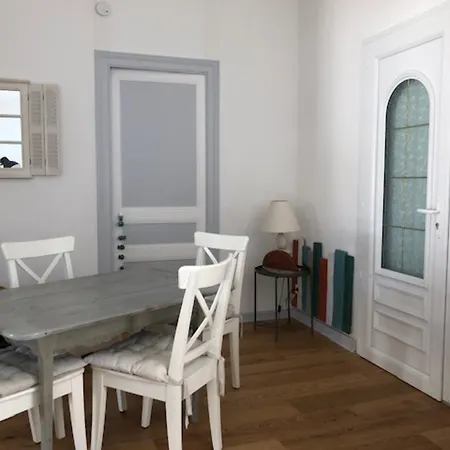 Holiday home Maison Moderne A Saint-trojan